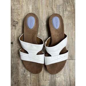 Hush Puppies Women’s Sandals Size 9.5 White Leather Comfort Summer Shoes